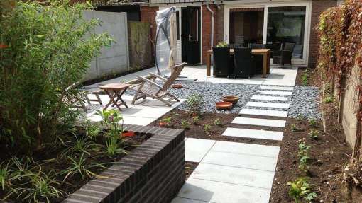 Moderne Tuin ?  wilt u ook niet genieten van een strakke tuin met toch wat wilde beplanting?